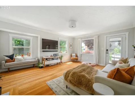 7136 N Boston Avenue Portland OR 97217