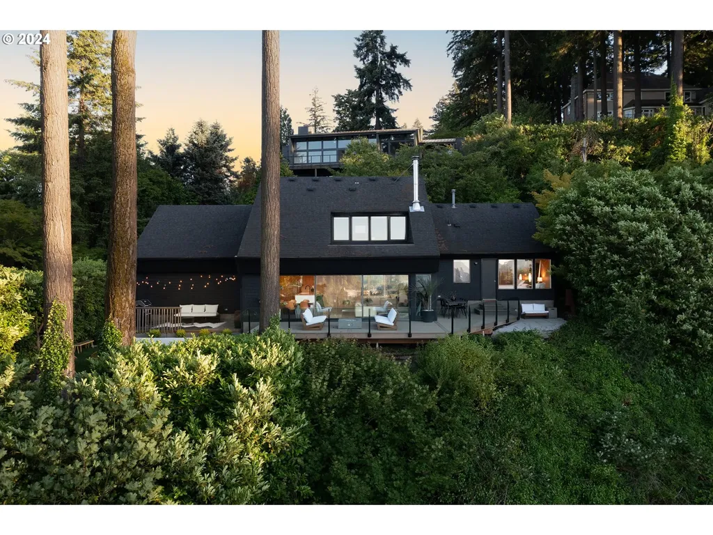 1803 S Comus Street Portland OR 97219