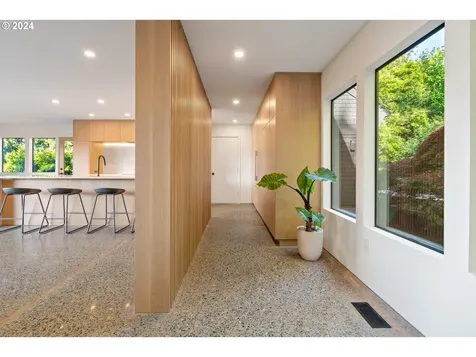 1803 S Comus Street Portland OR 97219