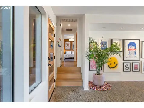 1803 S Comus Street Portland OR 97219