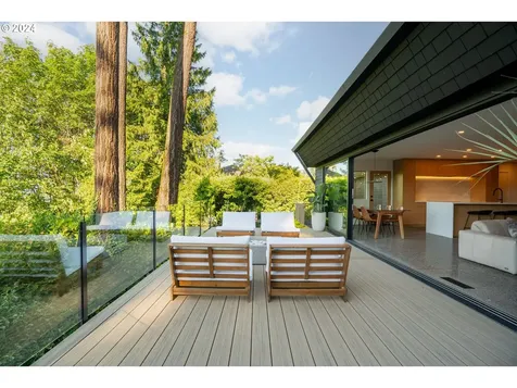 1803 S Comus Street Portland OR 97219