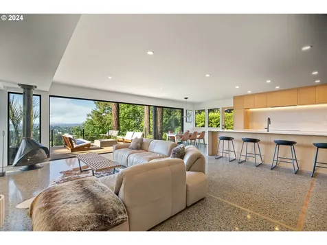 1803 S Comus Street Portland OR 97219