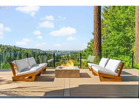 1803 S Comus Street Portland OR 97219