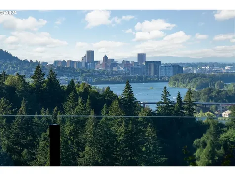 1803 S Comus Street Portland OR 97219