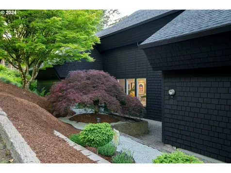 1803 S Comus Street Portland OR 97219
