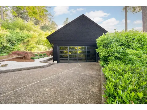 1803 S Comus Street Portland OR 97219
