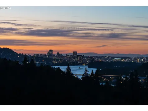 1803 S Comus Street Portland OR 97219