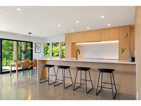 1803 S Comus Street Portland OR 97219
