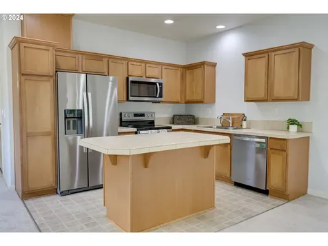 20184 SW Georgia Court Beaverton OR 97003
