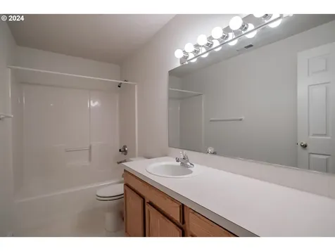 3108 N Homewood Court Newberg OR 97132