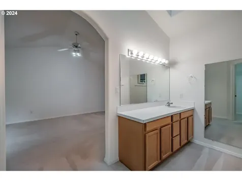 3108 N Homewood Court Newberg OR 97132