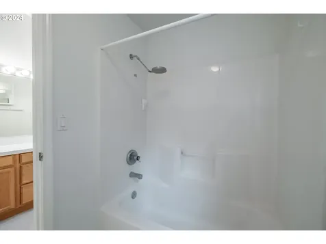 3108 N Homewood Court Newberg OR 97132