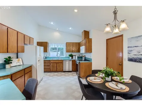 1021 Ne Meadow Drive Portland OR 97211