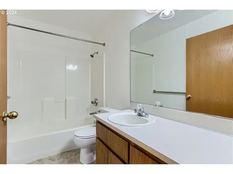 1021 Ne Meadow Drive Portland OR 97211
