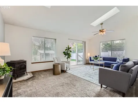 1021 Ne Meadow Drive Portland OR 97211