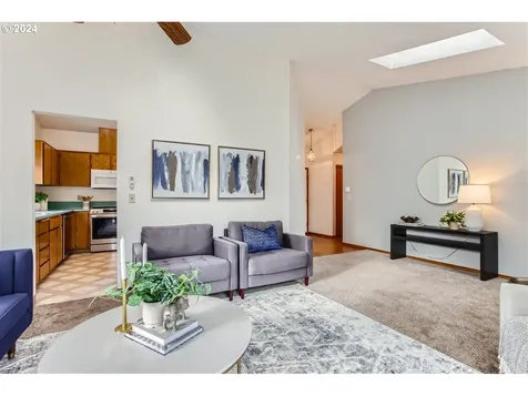 1021 Ne Meadow Drive Portland OR 97211