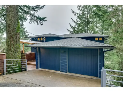 4037 Sw Chesapeak Avenue Portland OR 97239