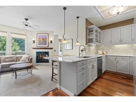 166 NE Bridgeton Road Portland OR 97211