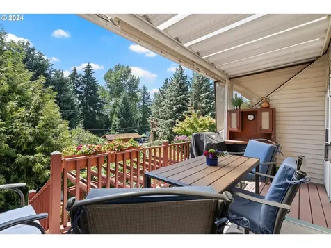 166 NE Bridgeton Road Portland OR 97211