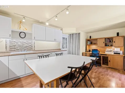 166 NE Bridgeton Road Portland OR 97211
