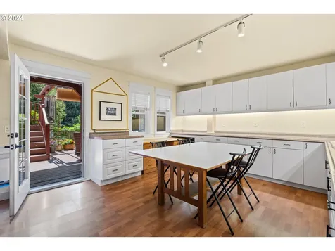 166 NE Bridgeton Road Portland OR 97211