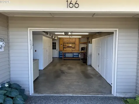 166 NE Bridgeton Road Portland OR 97211