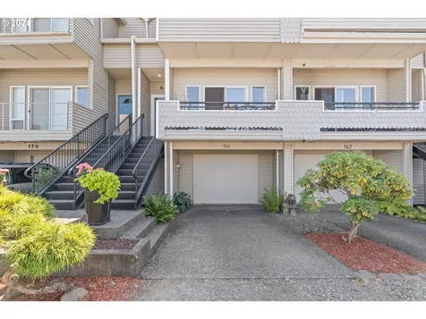 166 NE Bridgeton Road Portland OR 97211