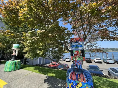 166 NE Bridgeton Road Portland OR 97211