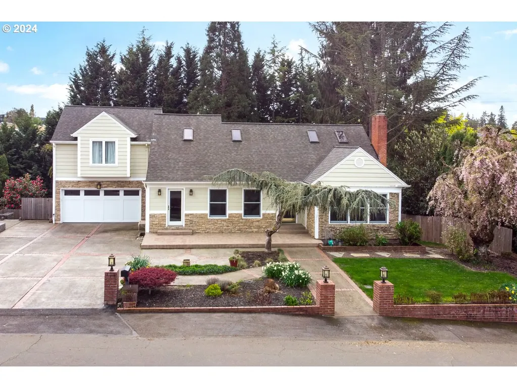 7730 Sw Maple Drive Portland OR 97225