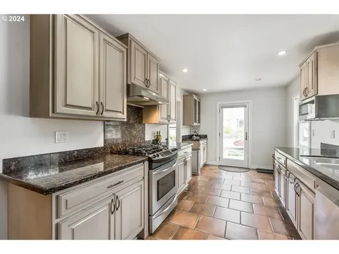 7730 Sw Maple Drive Portland OR 97225