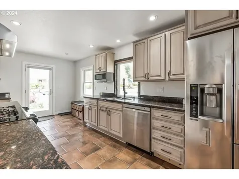 7730 Sw Maple Drive Portland OR 97225