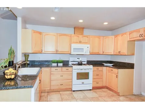 2393 Nw Shadden Drive Mcminnville OR 97128