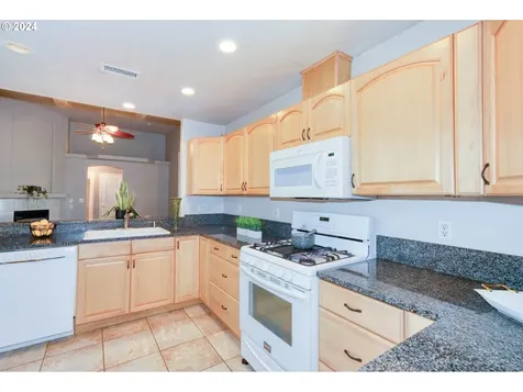 2393 Nw Shadden Drive Mcminnville OR 97128
