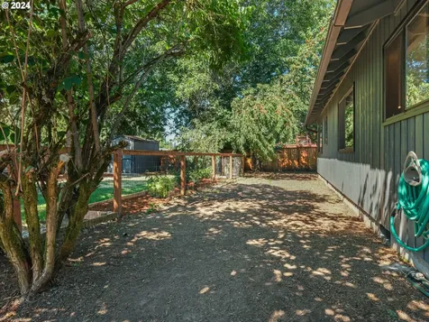 808 Ne Baldwin Drive Hillsboro OR 97124