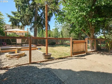 808 Ne Baldwin Drive Hillsboro OR 97124