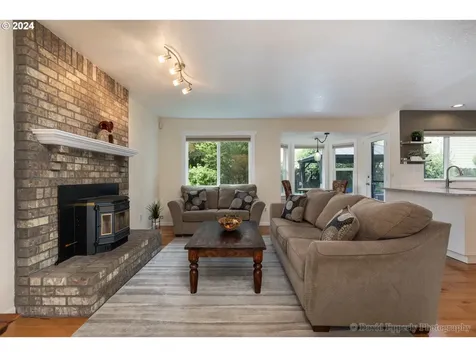1311 Nw 19th Street Gresham OR 97030