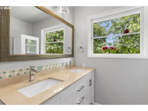 5155 Sw Cherry Avenue Beaverton OR 97005