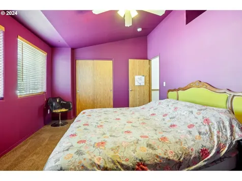10412 SE Oak Street Portland OR 97216