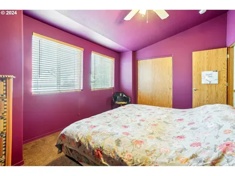 10412 SE Oak Street Portland OR 97216