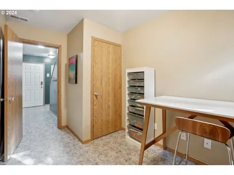 10412 SE Oak Street Portland OR 97216