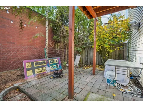 10412 SE Oak Street Portland OR 97216