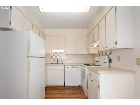2222 Ne Halsey Street Portland OR 97232