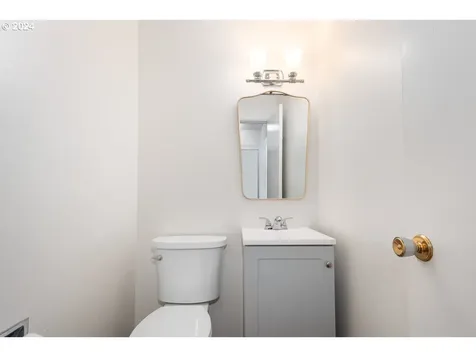 2222 Ne Halsey Street Portland OR 97232