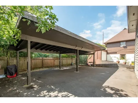 2222 Ne Halsey Street Portland OR 97232