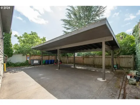 2222 Ne Halsey Street Portland OR 97232