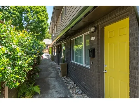 2222 Ne Halsey Street Portland OR 97232