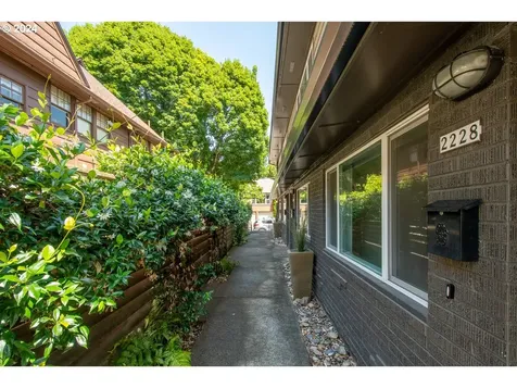 2222 Ne Halsey Street Portland OR 97232