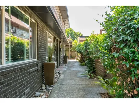 2222 Ne Halsey Street Portland OR 97232
