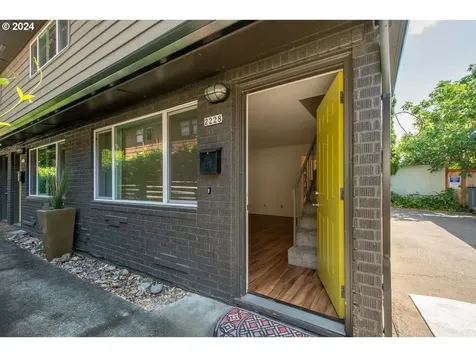 2222 Ne Halsey Street Portland OR 97232
