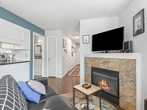 8803 N Tyndall Avenue Portland OR 97217